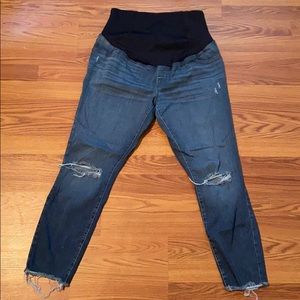 Ripped skinny maternity jeans